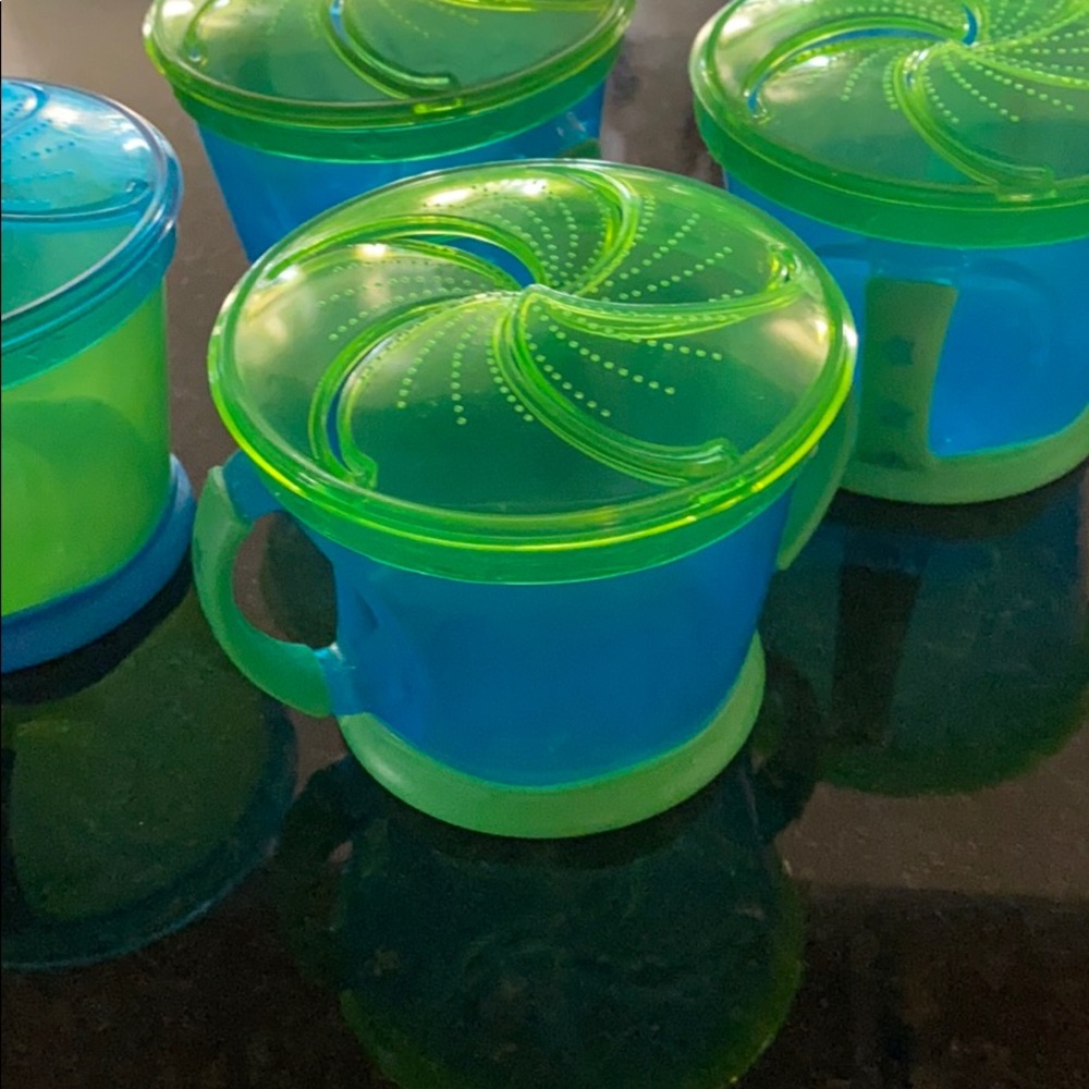 ✅ SALE✅ 3/$10 Munchkin snack cups - Picture 2 of 2